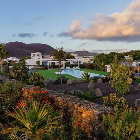 Villa Rampuan House An Extraordinary 7-bedroom In Fuerteventura