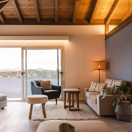 Vila Rampuan House An Extraordinary 7-bedroom In Fuerteventura *